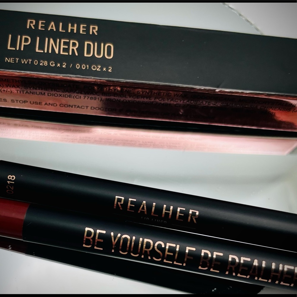 REAL HER
Lip Liner Duo